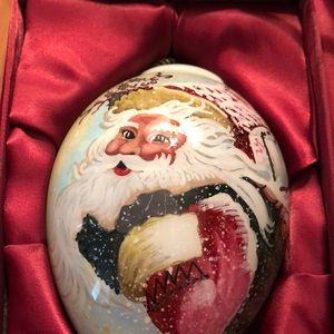 Ne’Qwa Art. Glass ornament